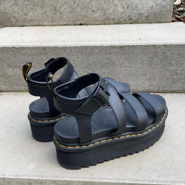 Dr. Martens, 39