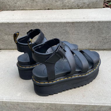 Dr. Martens, 39