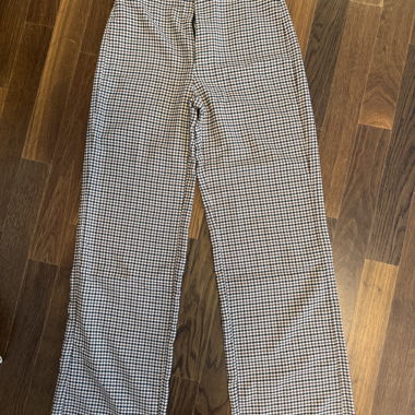 Pantaloni Stradivarius a pied de poule