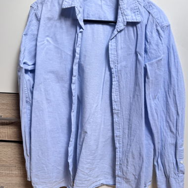 H&M light blue shirt