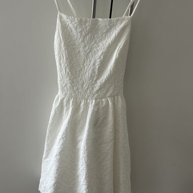 Very nice summer dress with floral bare back.