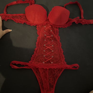 Body reggiseno in pizzo rosso