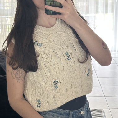 Slipover Zara beige avec fleurs brodé 