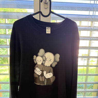 KAWS X Uniqlo sweater