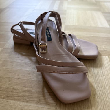 Elegant leather sandals, size 36
