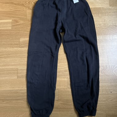 Schwarze Jogginghose