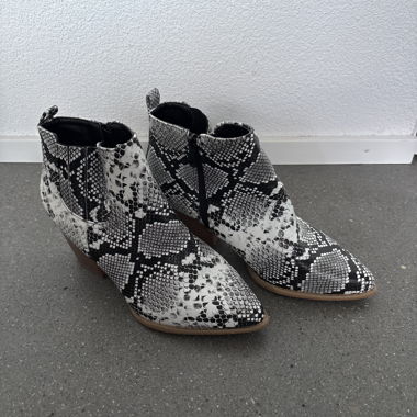 Bottines effet serpent