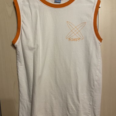 Tanktop mit orange Akzenten 