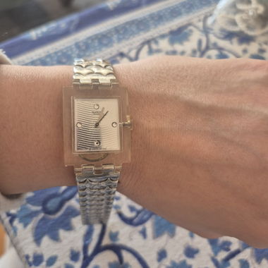 Montre Swatch transparente