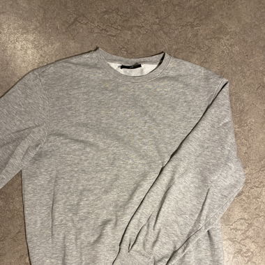 basic sweater grau
