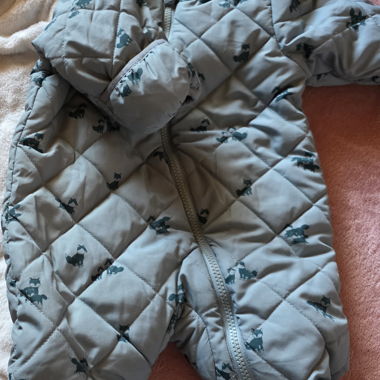 Gesteppter Baby-Winteroverall mit Kapuze 62