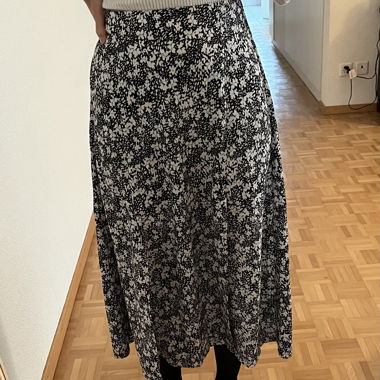 Floral midi skirt with slits