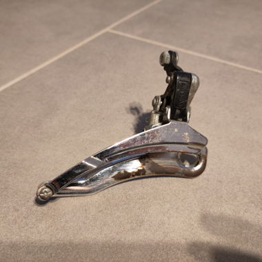 Deragliatore anteriore Shimano