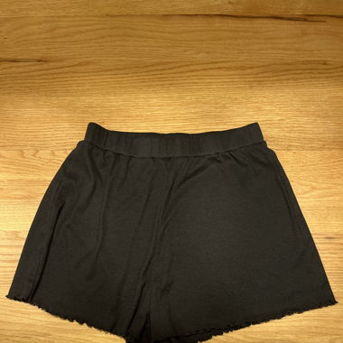 Kurze Stoffhose
