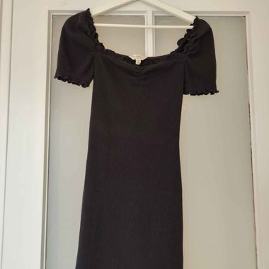 Robe noire courte manche 
