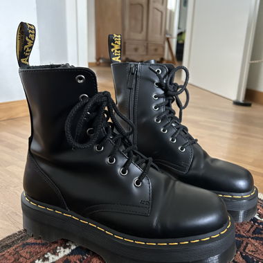 Dr. Martens Jadon