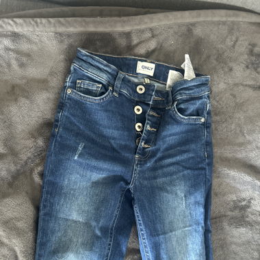 Jeans Only