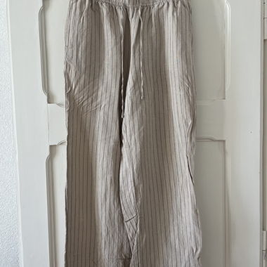 Pantalon en lin beige à rayures
