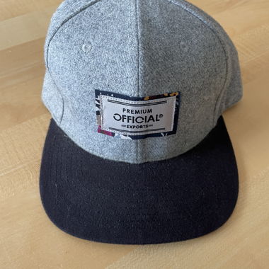 Offizielles Cap