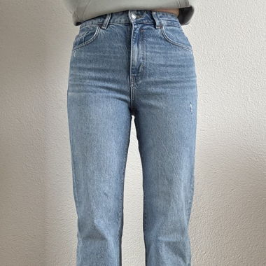 Straight leg jeans 