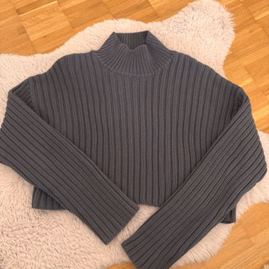 Grey/Blue Cropped Sweater