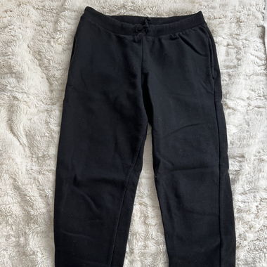 Schwarze Jogginghose 