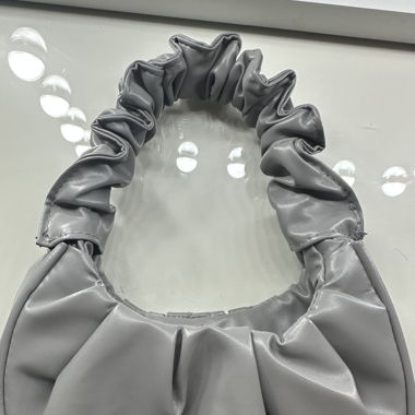 Graue Tasche