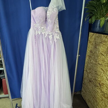 Abito da sera in tulle lilla