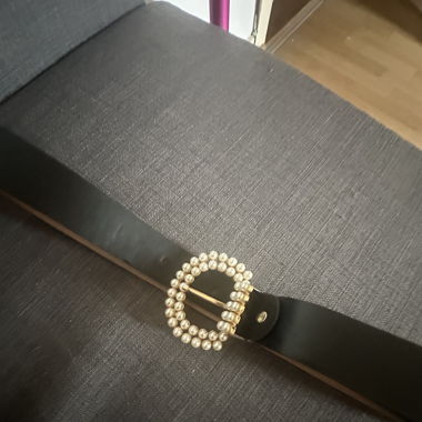 Gürtel mit Perlen