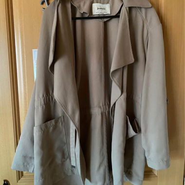 Trench leggero Stradivarius
