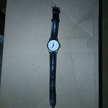 Analog wristwatch