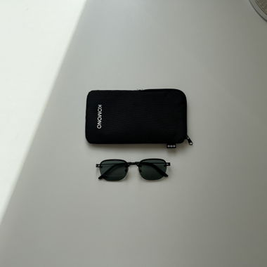 Belle paire de lunettes de soleil KOMONO (neuf !)