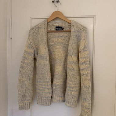 Gilet en maille PIECES