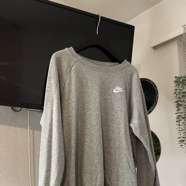 Nike sweatshirt 