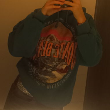 Blauer Hoodie mit Aufdruck