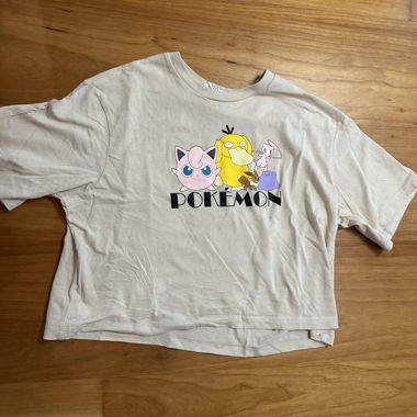 Cropped loose Pokémon Shirt