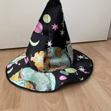 Cappello da strega con motivo spaziale