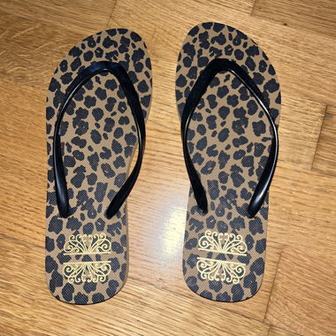 Leopard Print Flip-Flops