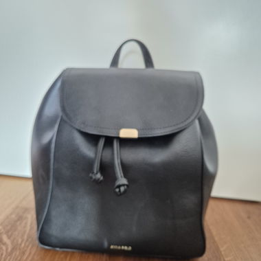 Schwarzer Leder-Rucksack