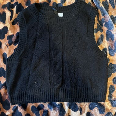 Sleeveless sweater