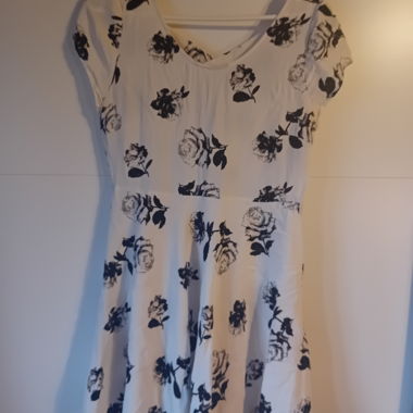 Schwarzweisses Blumenkleid - Grösse M