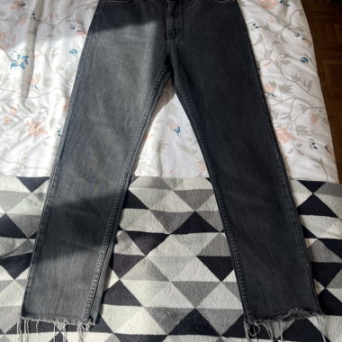 Schwarze Jeans mit hoher Taille