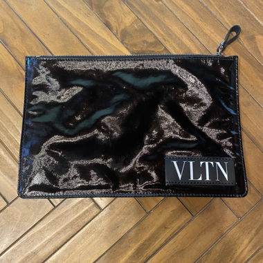 Valentino-Pouch