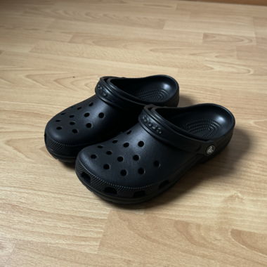 Classic Crocs 