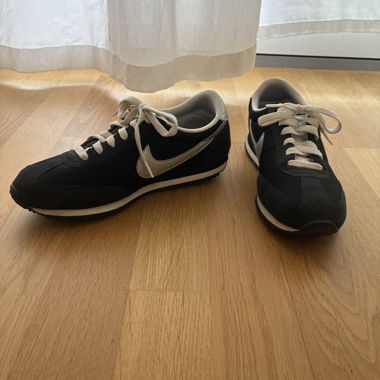 Nike Cortez noires/argenté t. 39