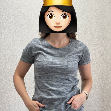 T-shirt grigio mélange con taschino