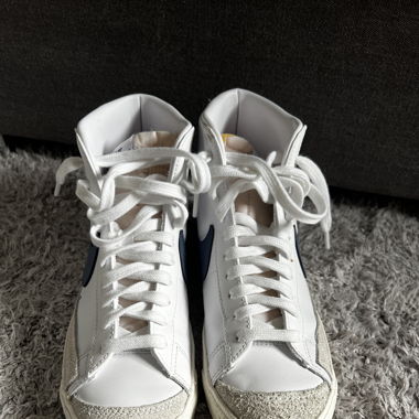 Nike Blazer MID 77