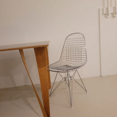 Chaise Vitra Wire chromée