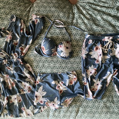 Ensemble de bain fleuri pour couple 