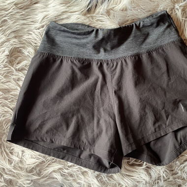 Kurze Sporthose 
